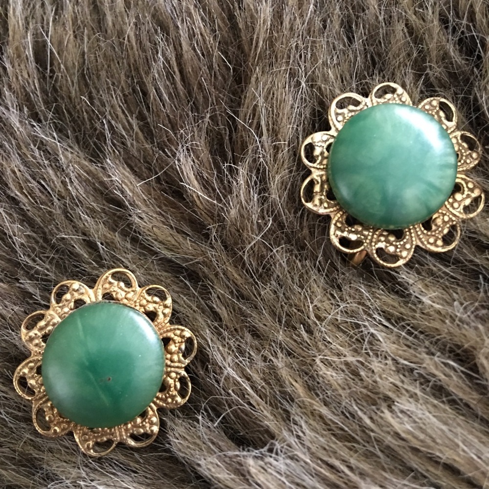 Vintage 50s green marble bakelite earrings